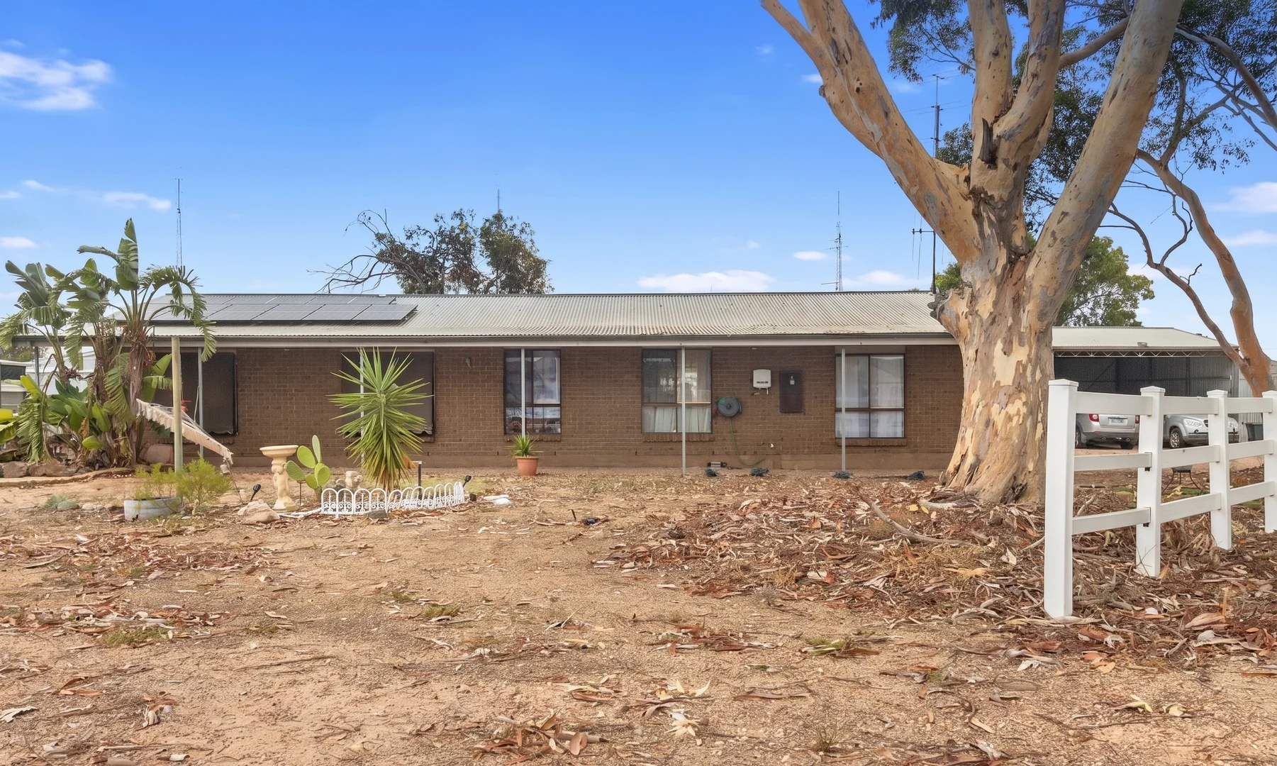 54 Hills Road - Image 2
