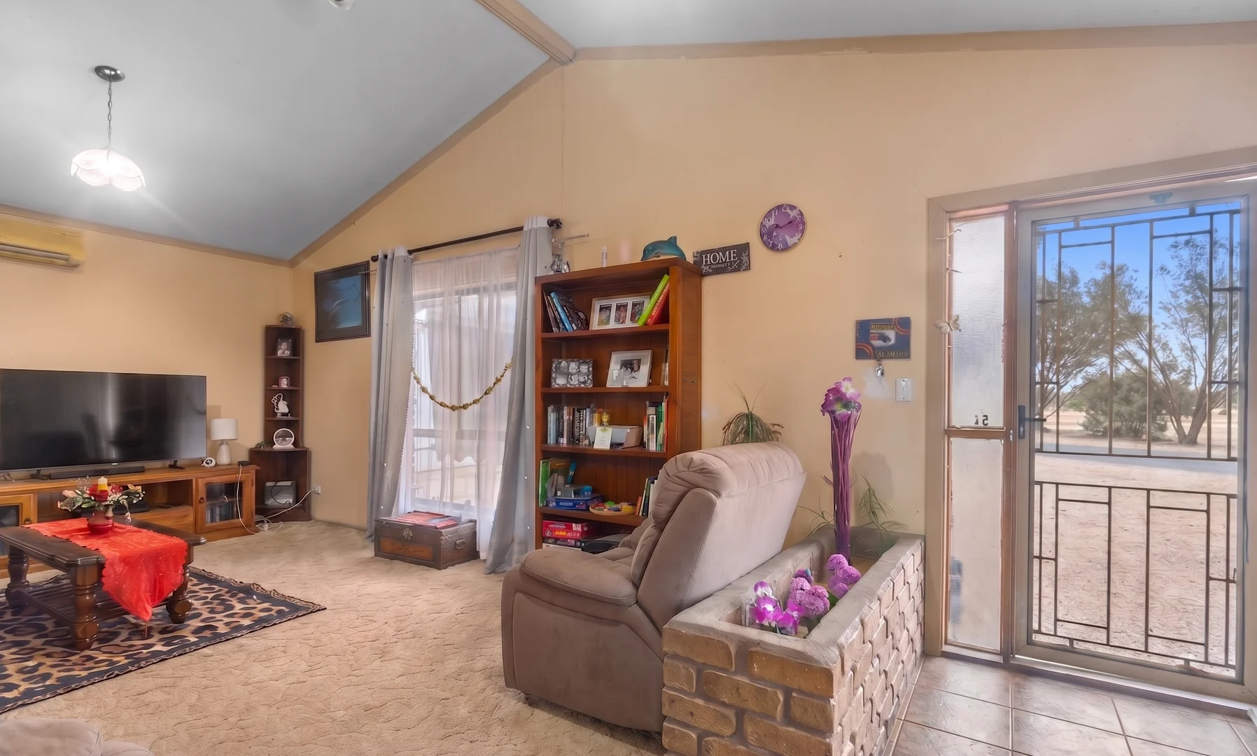 54 Hills Road - Image 3