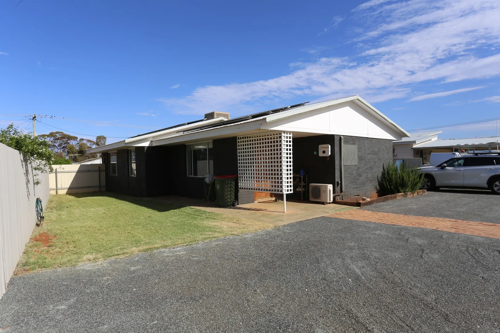 54 Hopbush Street (1/12)