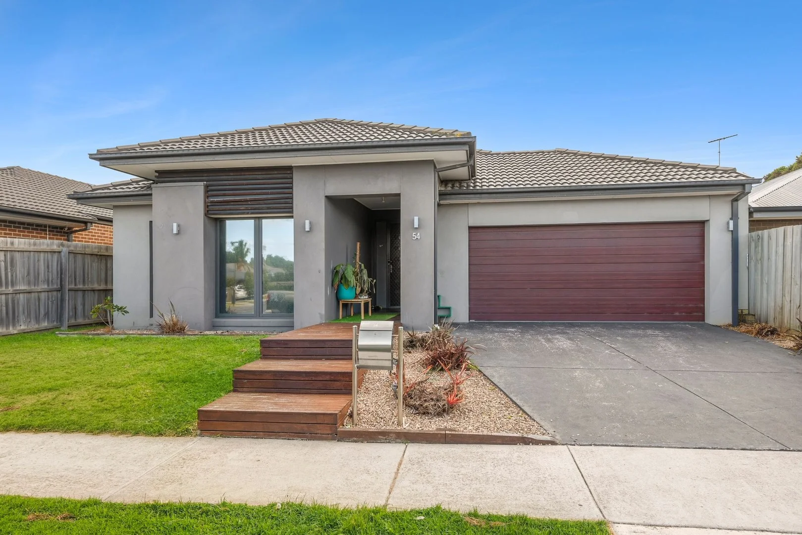 54 Trumper Crescent - Image 2