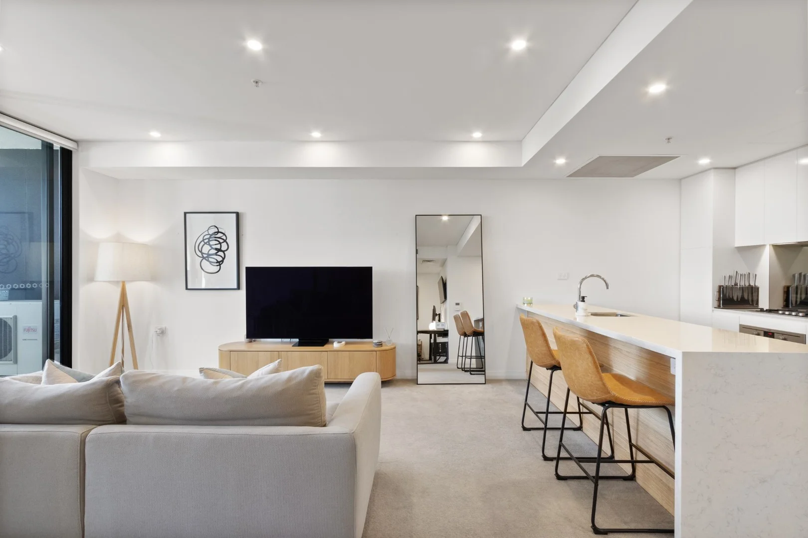 5403C/16 Constitution Road (1/12)