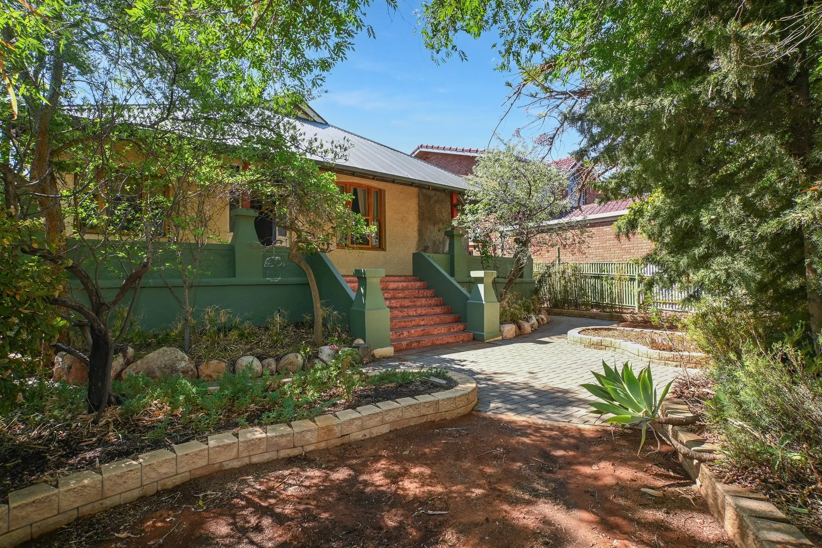 548 Williams Street (1/19)