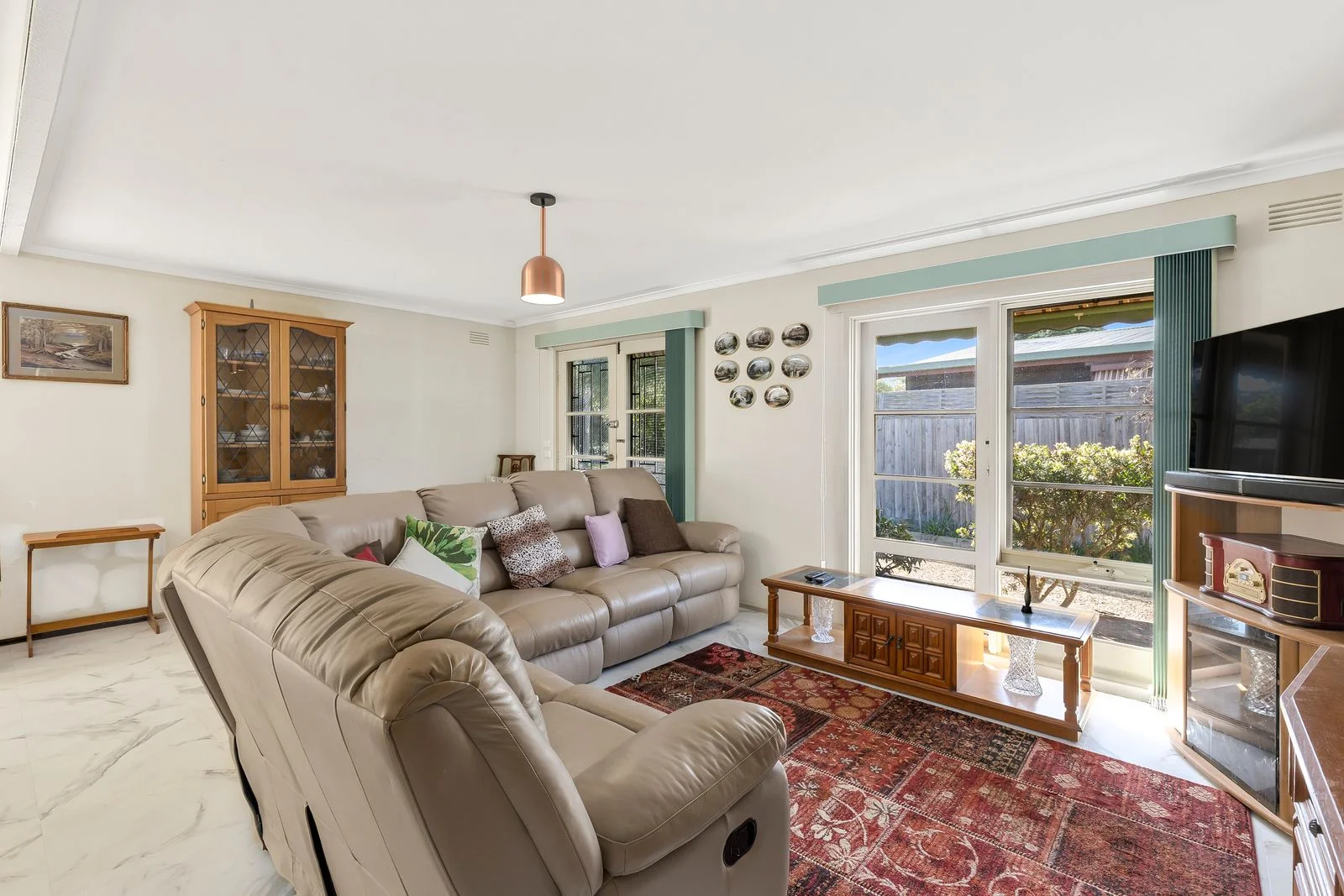55 Beach Road - Image 3