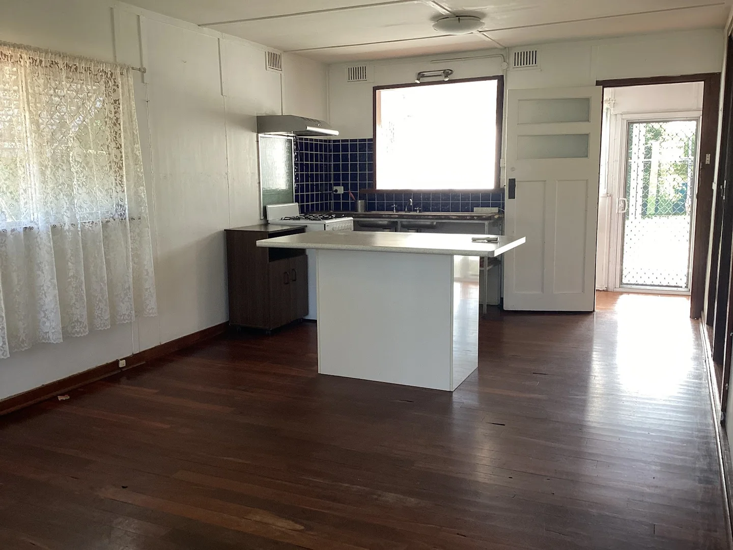 56 Wyeree Road - Image 2