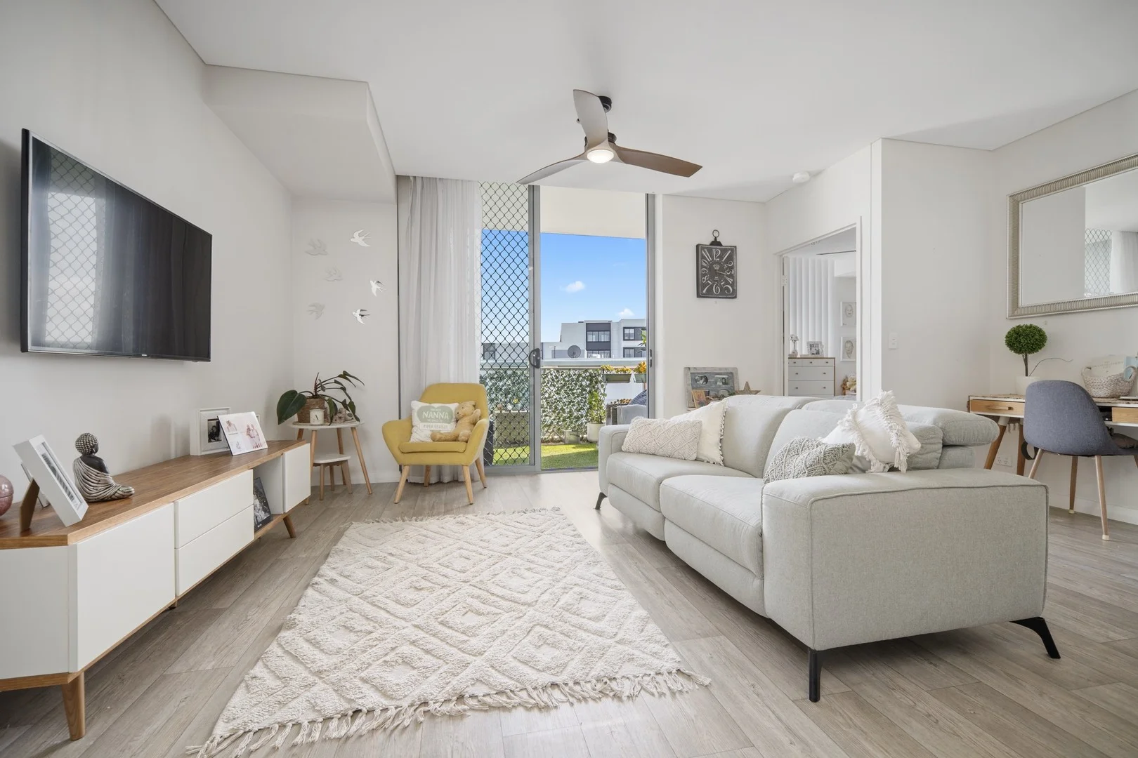 5704/42-44 Pemberton Street (1/12)