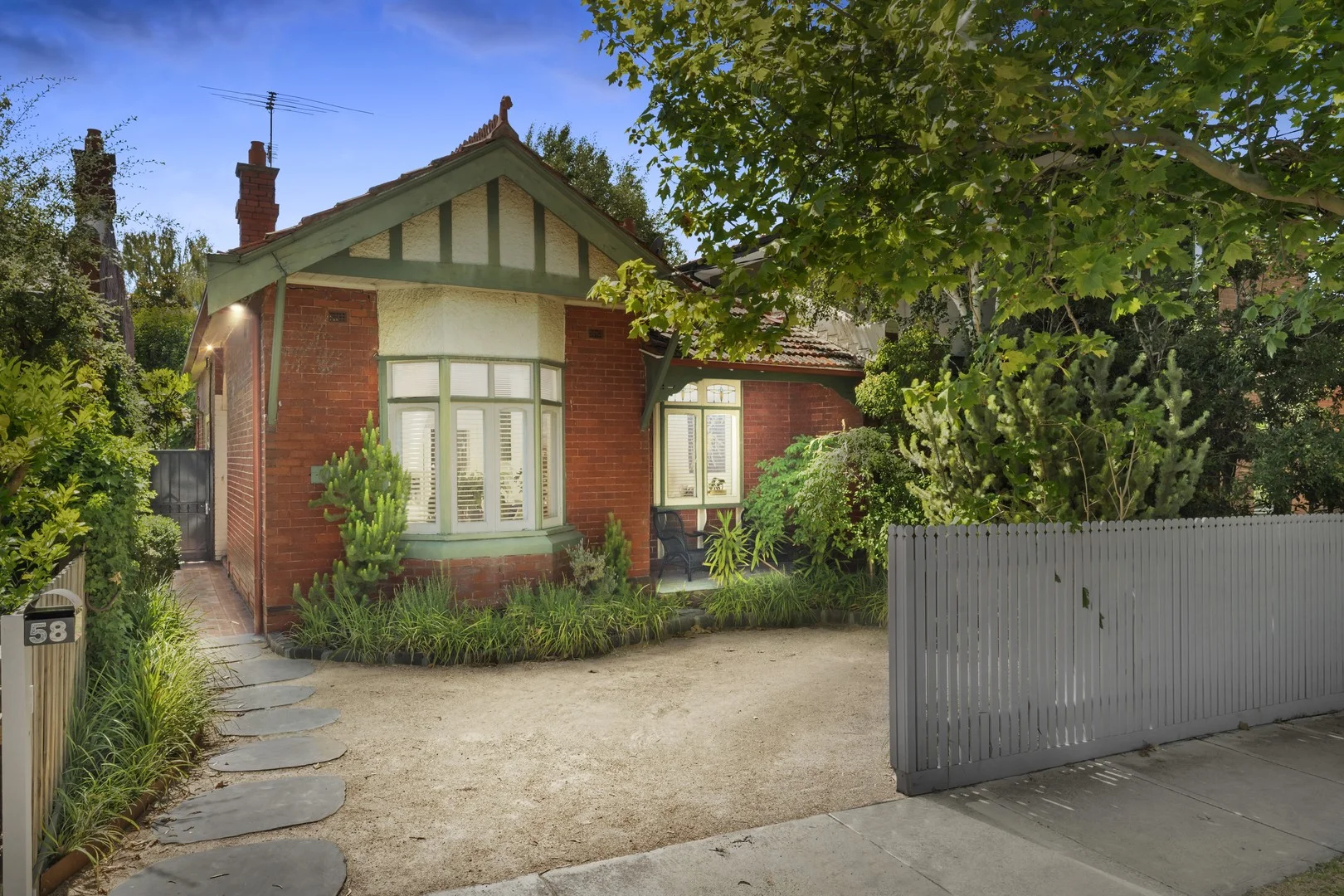58 Riddell Parade (1/1)