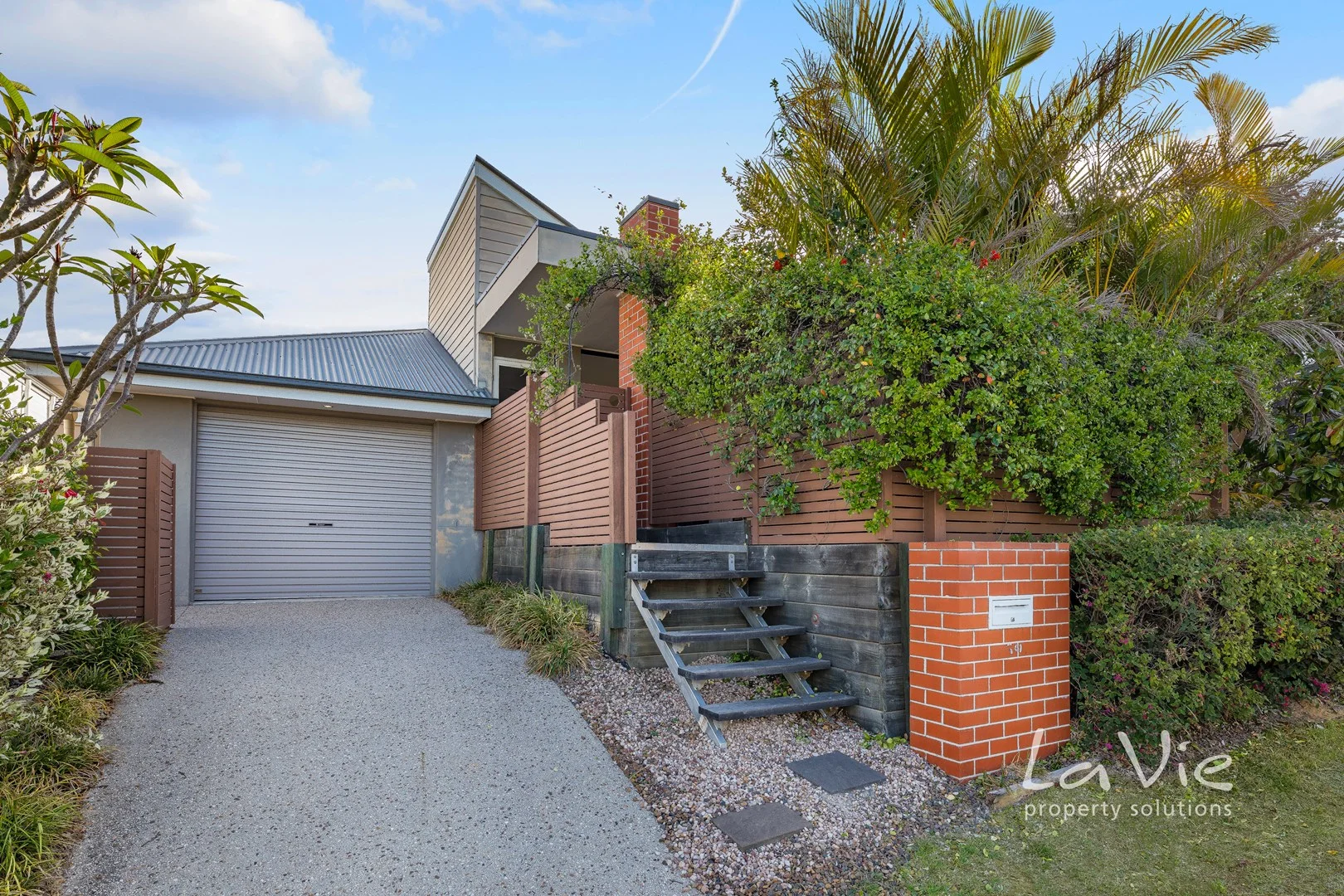 59 O'Reilly Crescent (1/12)