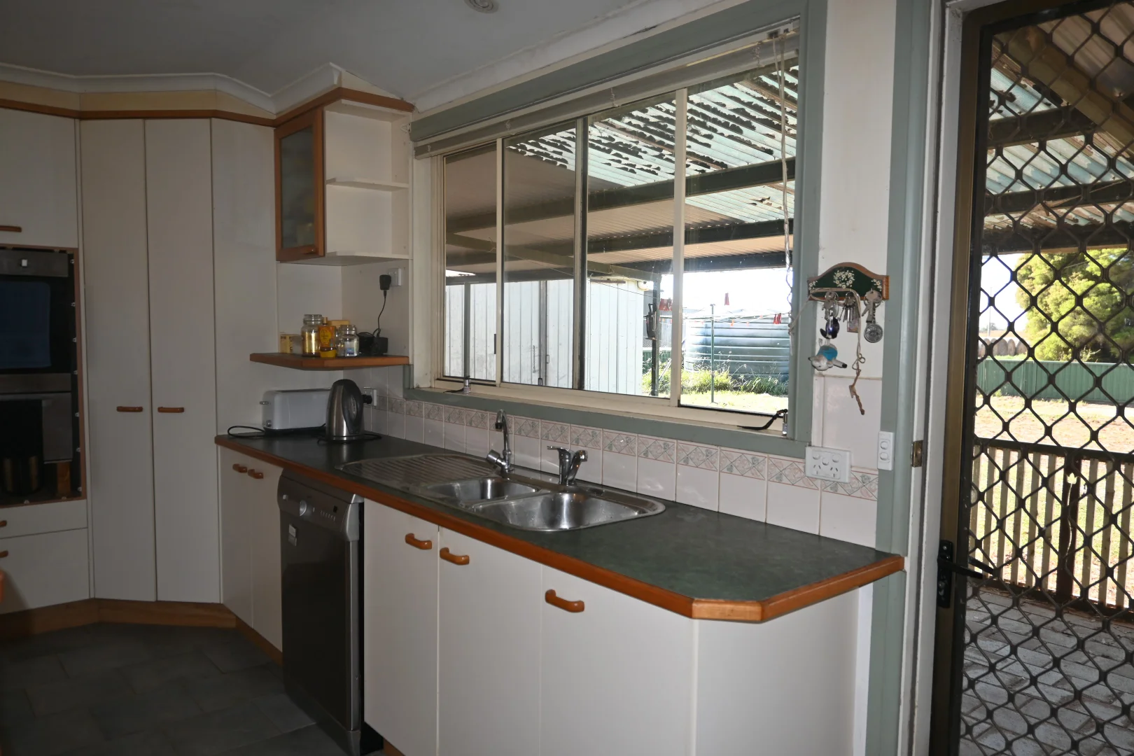 594 Tragowel Road - Image 5