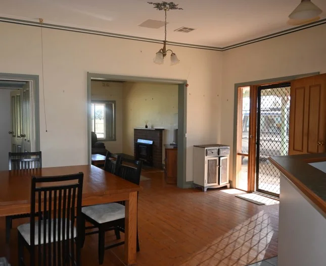 594 Tragowel Road - Image 4