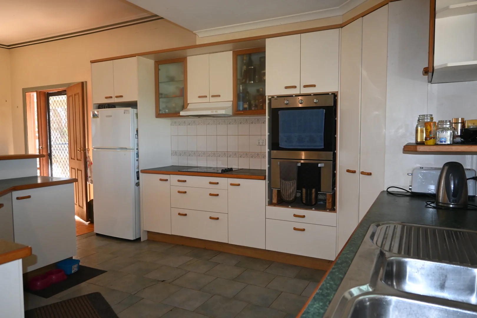 594 Tragowel Road - Image 2