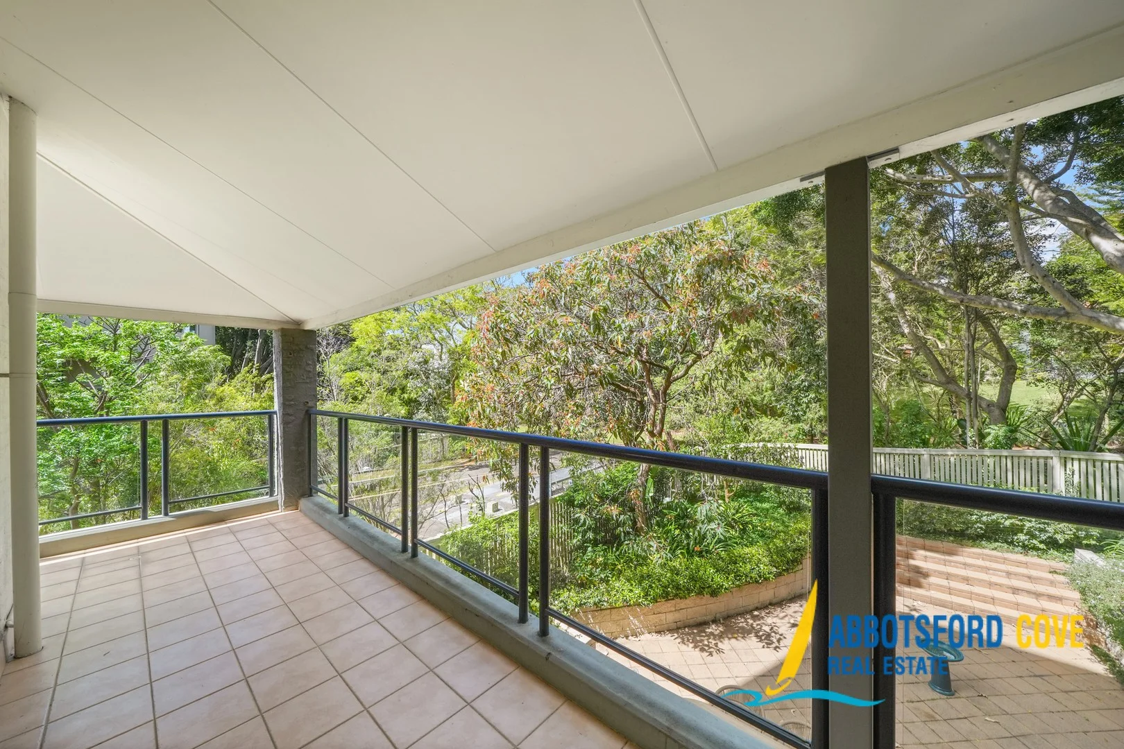 6/1 Harbourview Crescent (1/17)