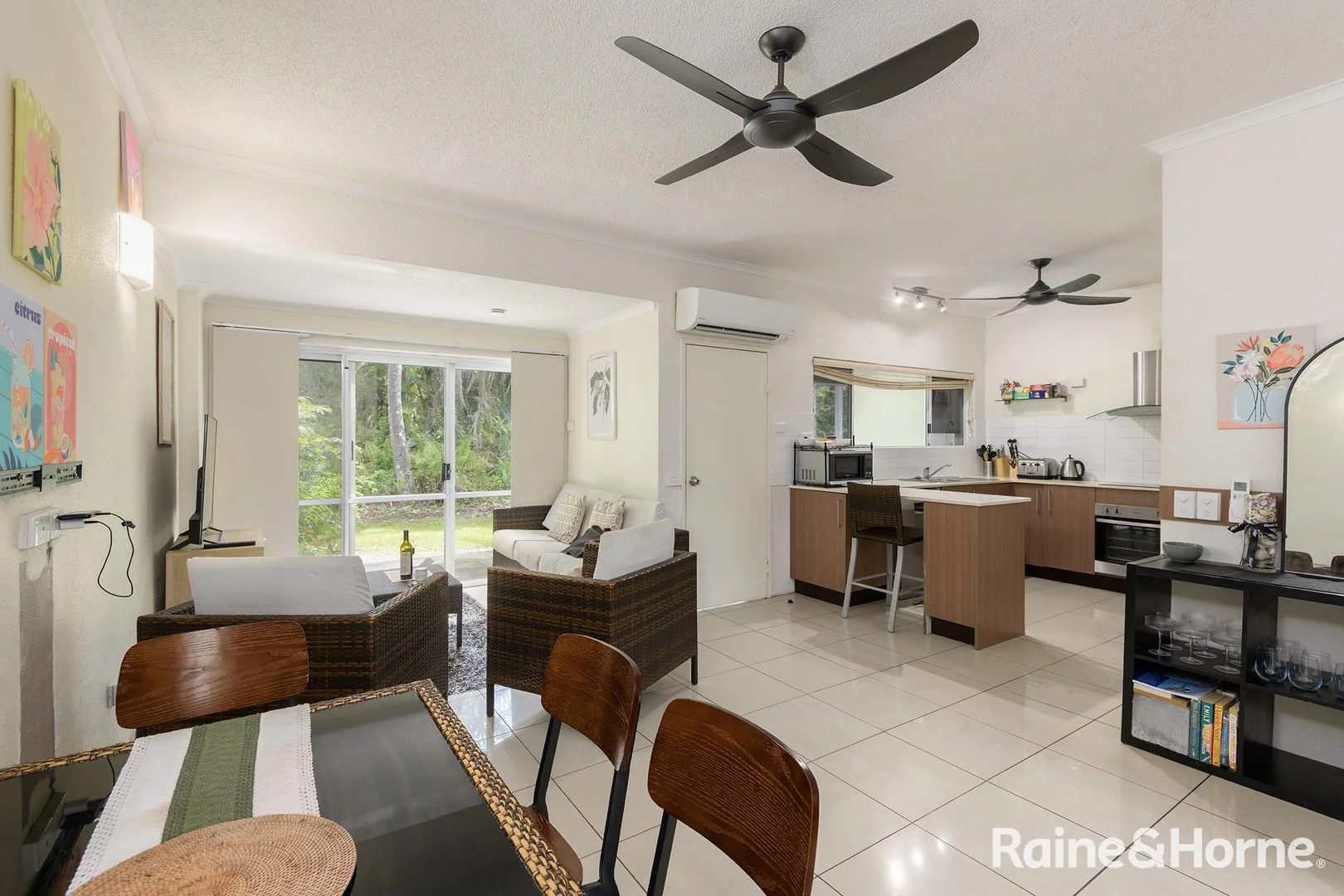 6/121-137 Port Douglas Road (1/15)