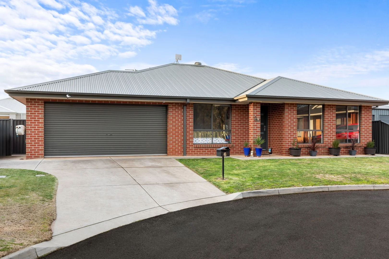 6/198A HOWE STREET (1/14)