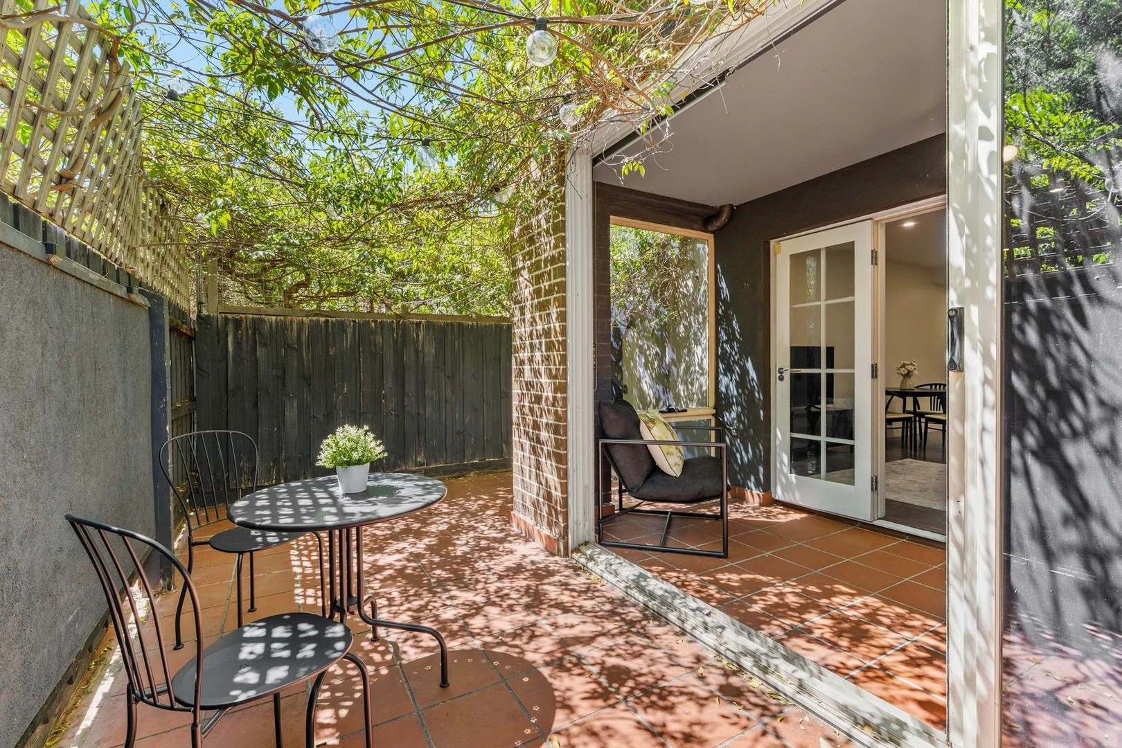 6/221 Dandenong Road (1/19)