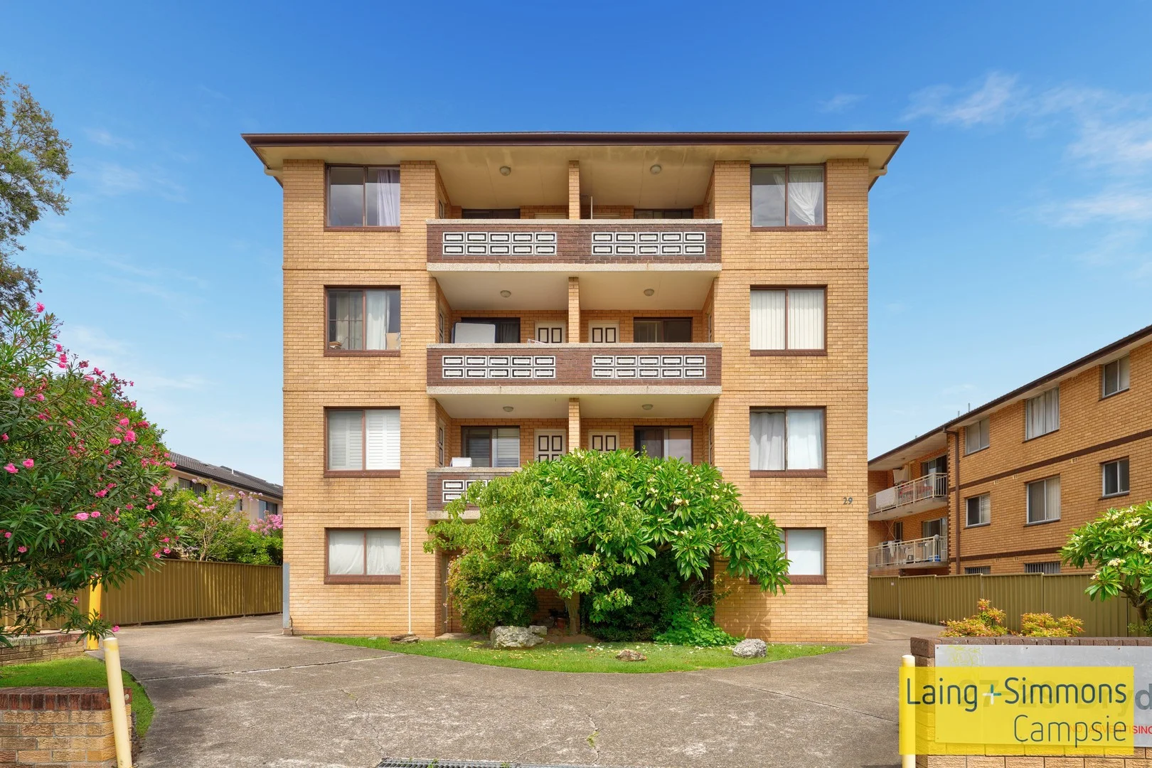 6/27-29 Dryden Street (1/8)