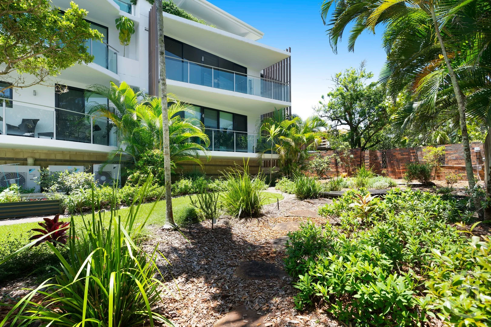 6/31-33 Lorikeet Drive (1/19)
