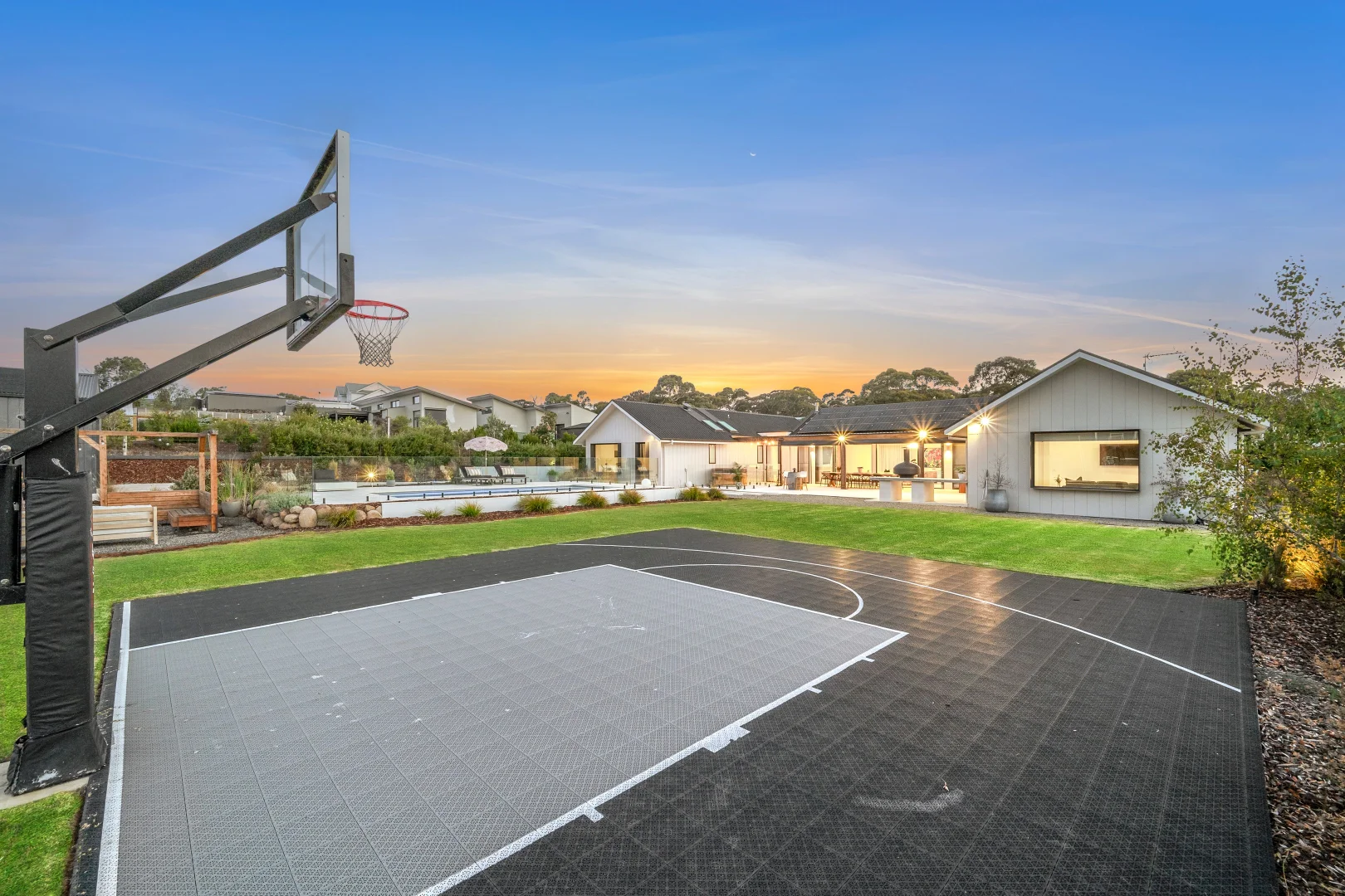 6-7 Alfred Court - Image 3