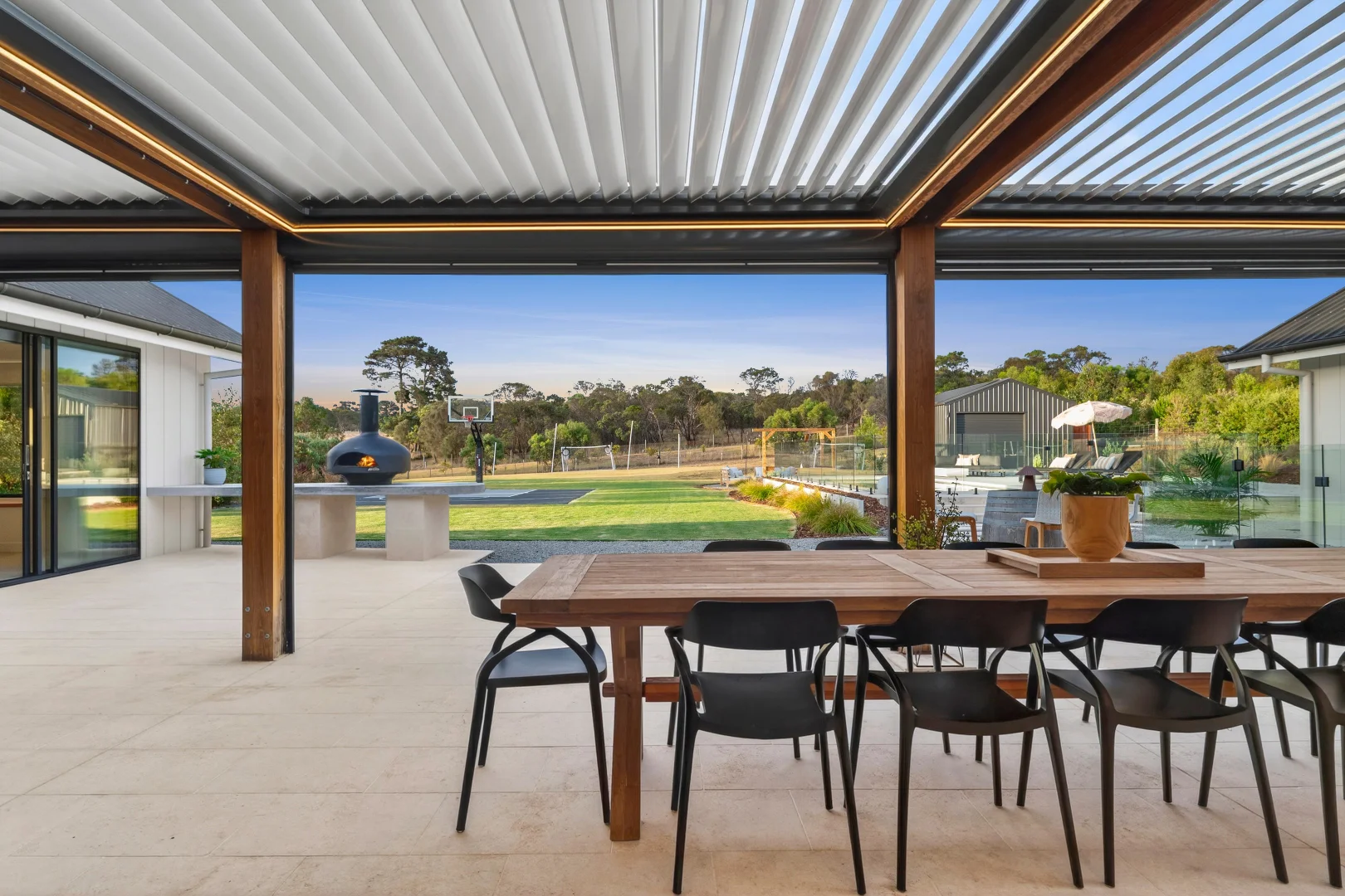 6-7 Alfred Court - Image 2