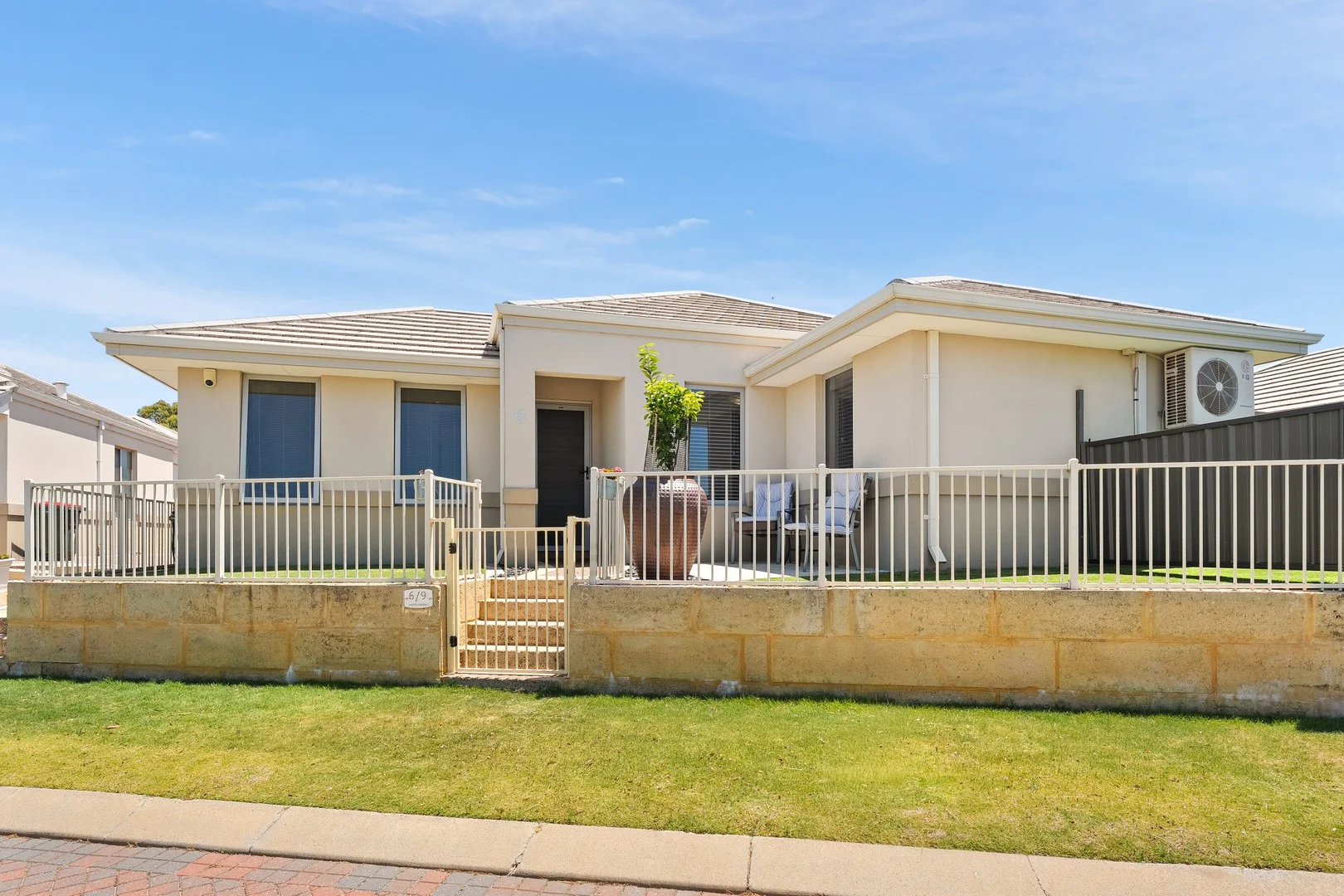 6/9 Wattlebird Way (1/30)