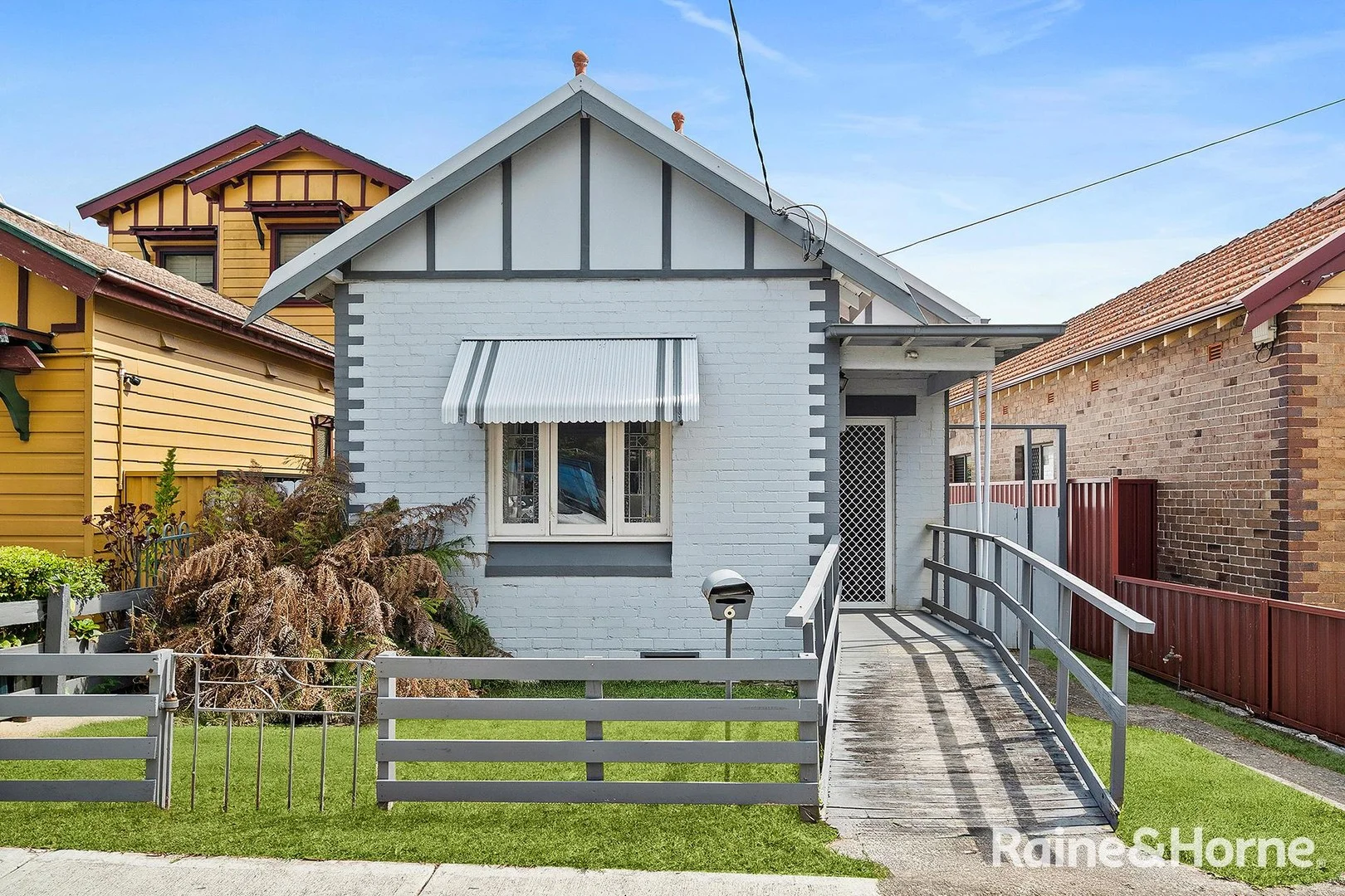 6 Austral Street (1/10)