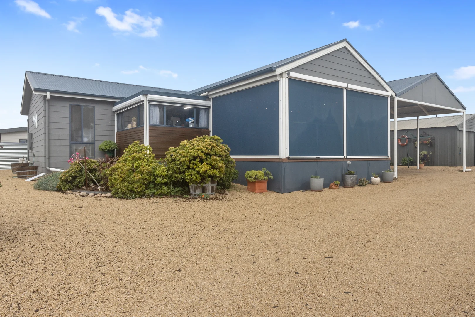 6 Barton Road - Image 2