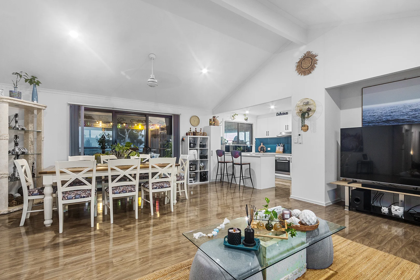 6 Barton Road - Image 5