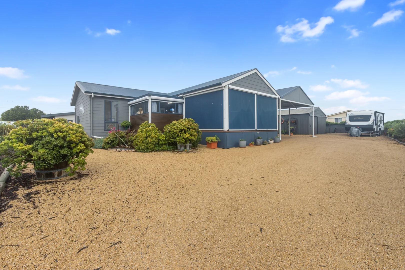 6 Barton Road - Image 4
