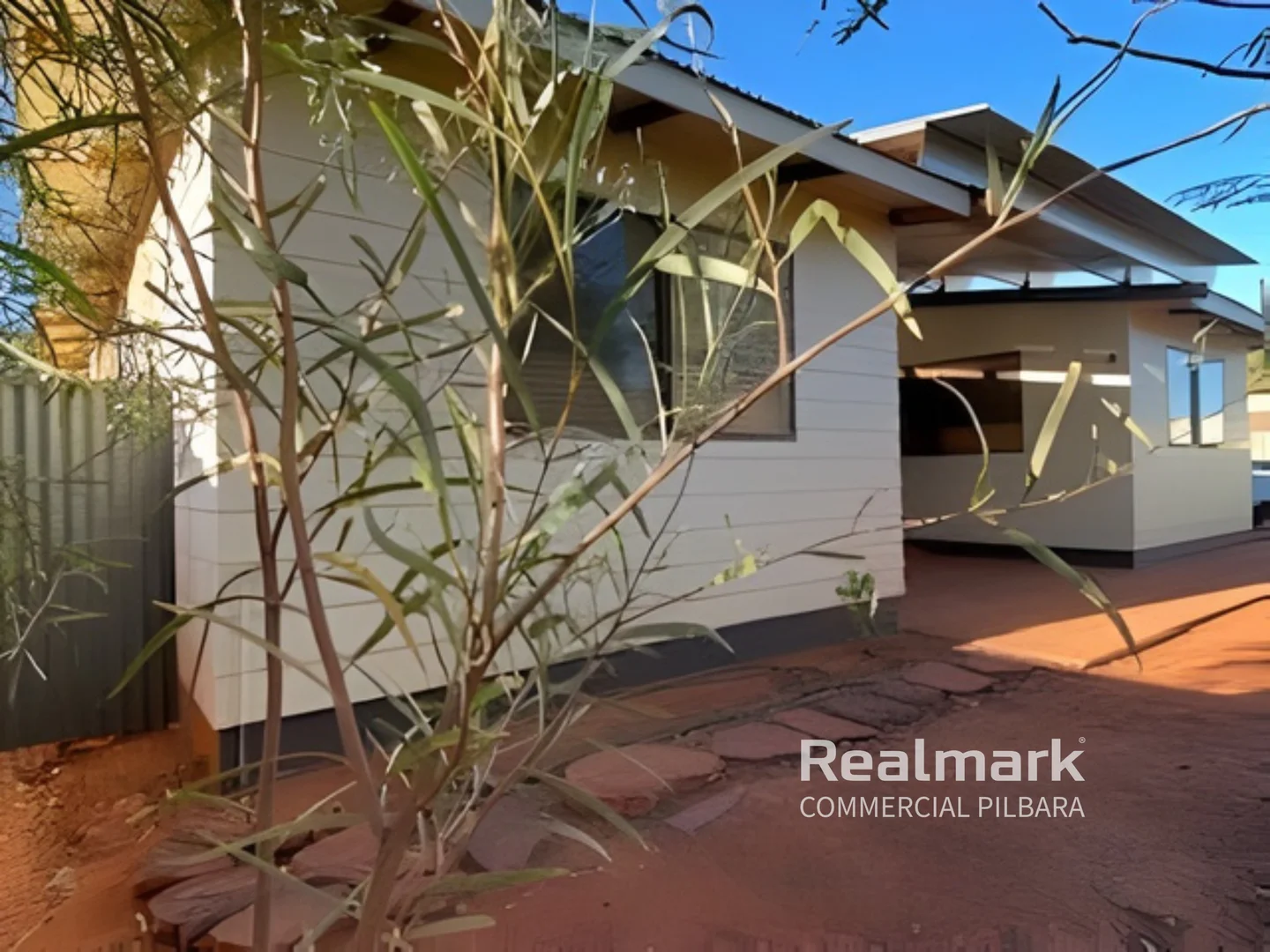 6 Barton Way (1/17)