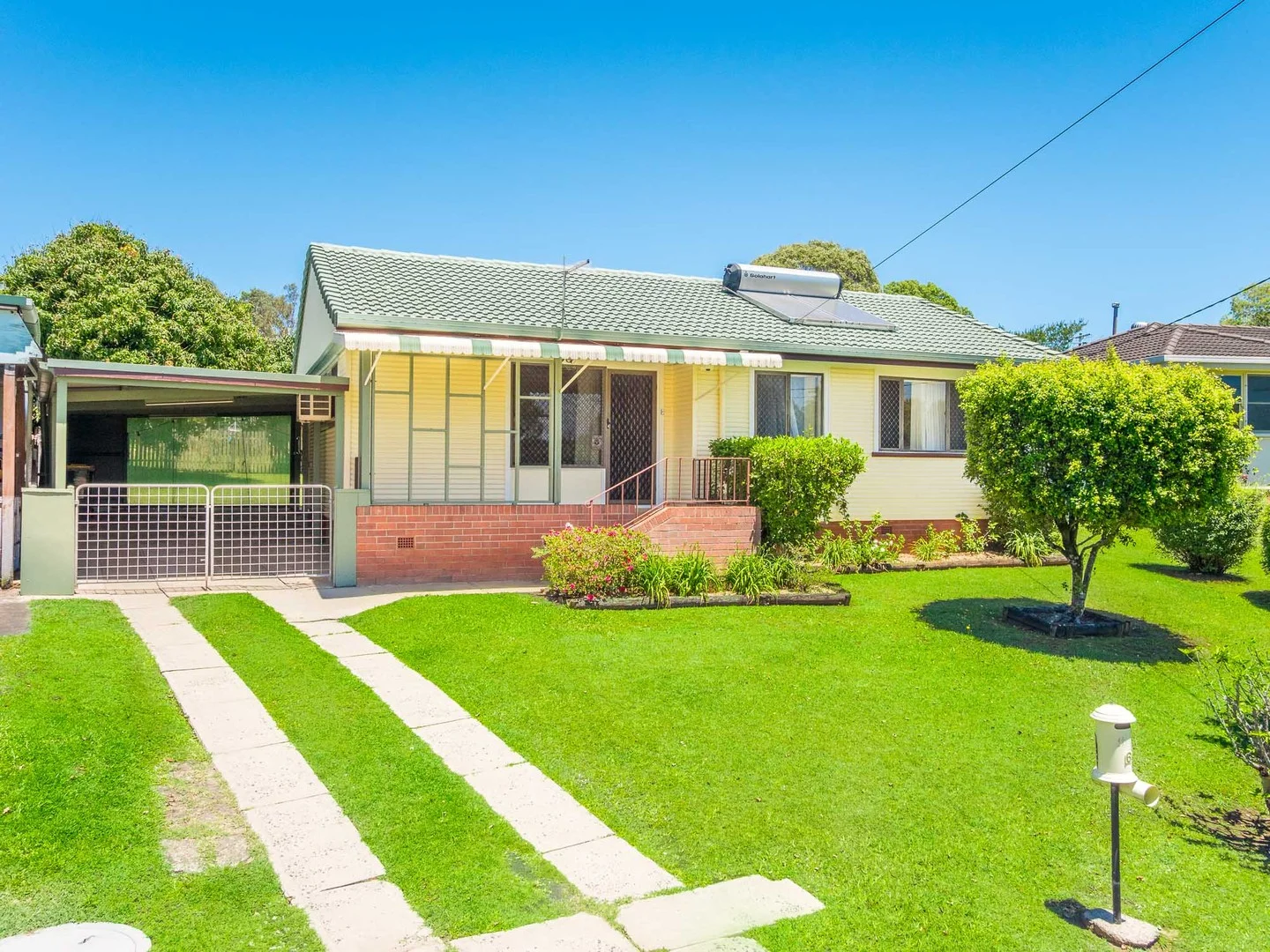 6 Boronia Crescent (1/12)