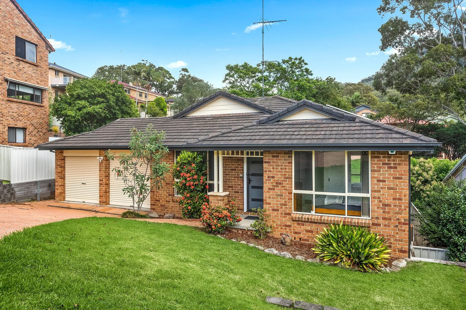 6 Churnwood Place (1/11)