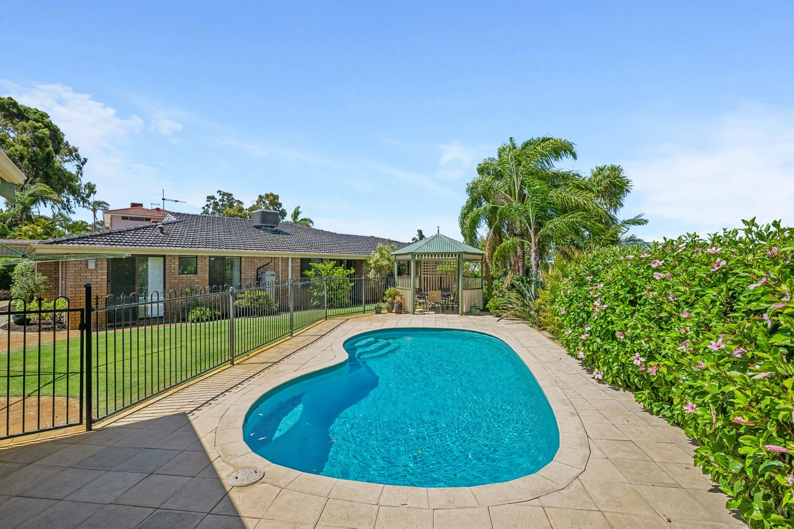 6 Coleridge Place (1/32)