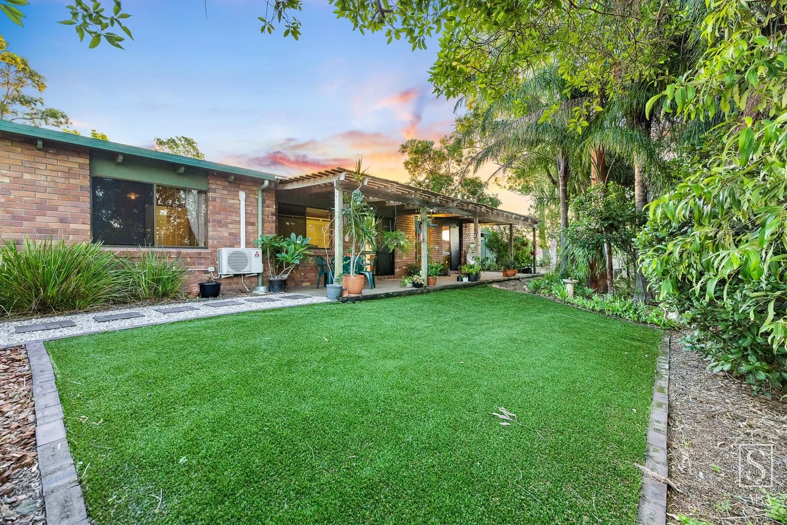 6 Croton Close (1/24)