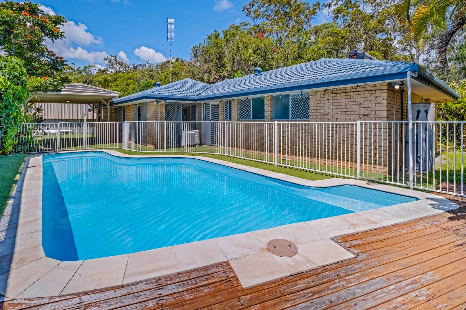 6 Dromana Crescent (1/12)