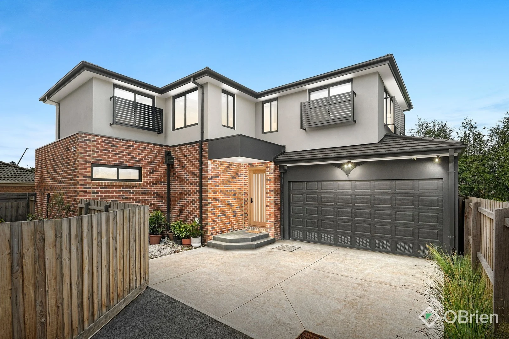 6 Elizabeth Street (1/17)