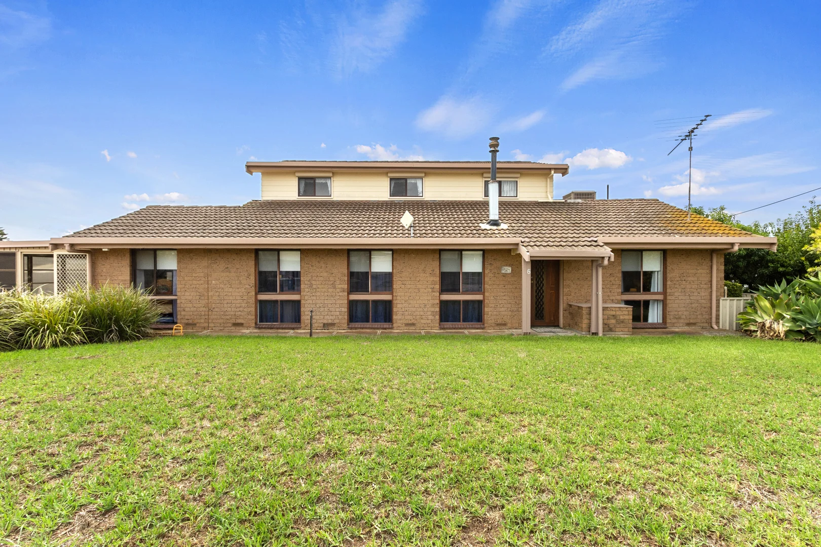 6 Francis Avenue - Image 2