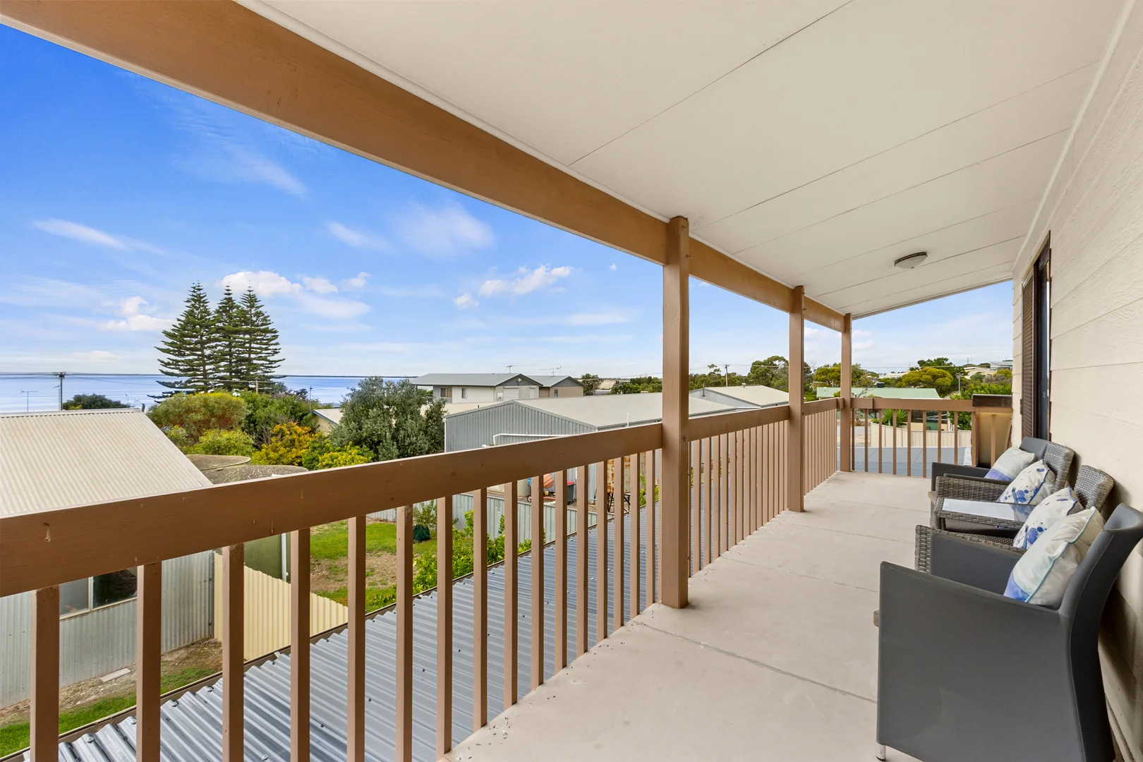 6 Francis Avenue - Image 3