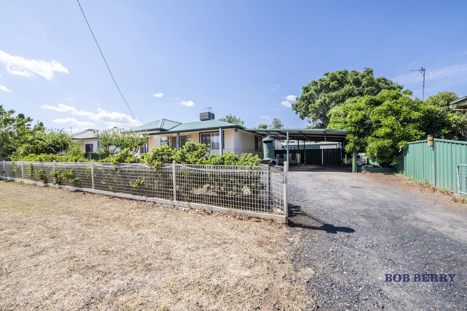 6 Gowrie Avenue (1/18)