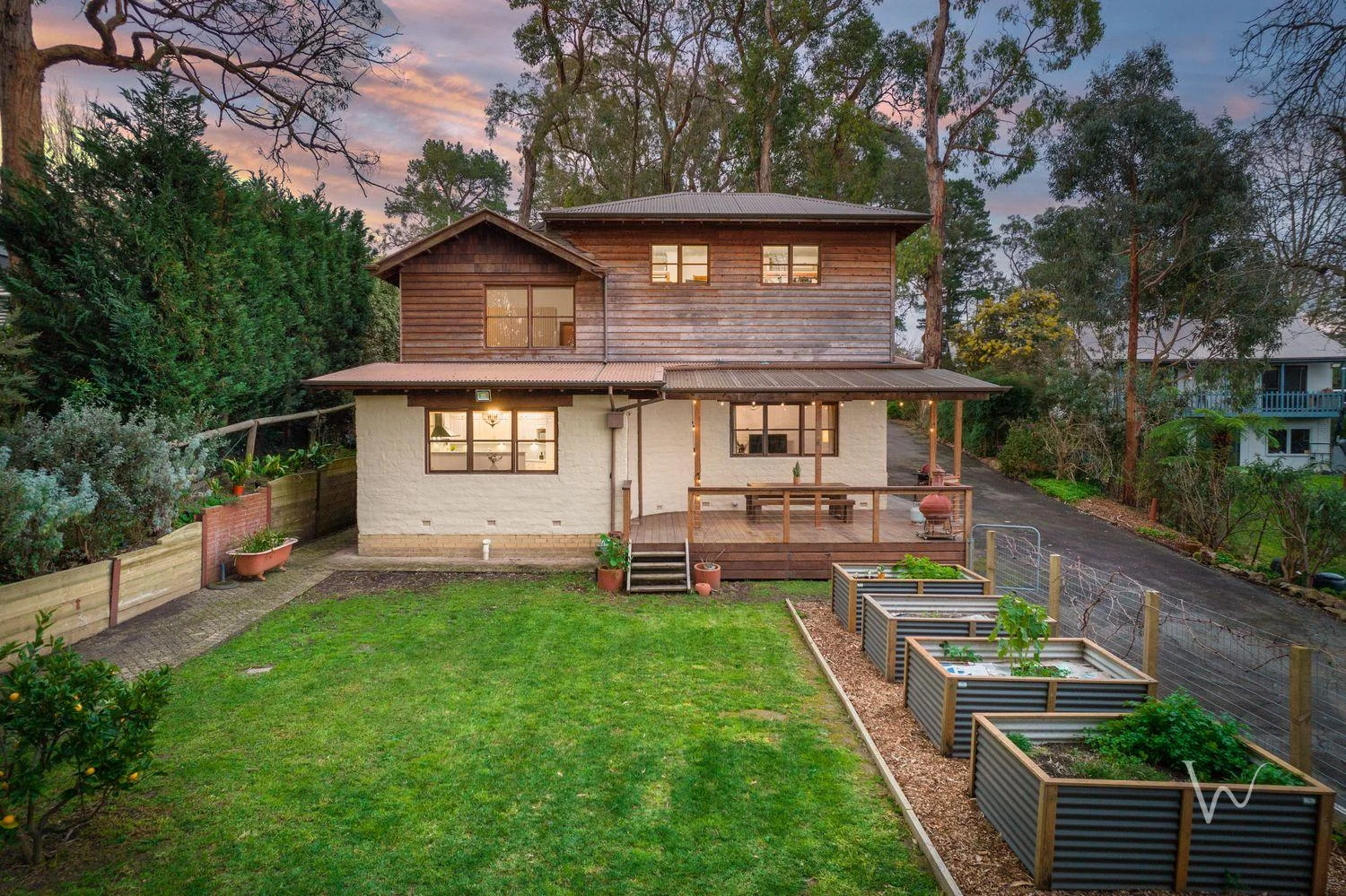 6 Lockwood Road (1/16)