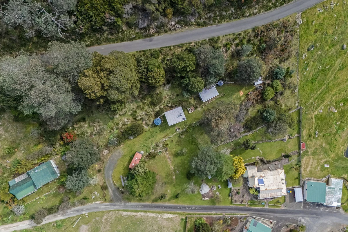 6 Lower Cascade Road (1/3)