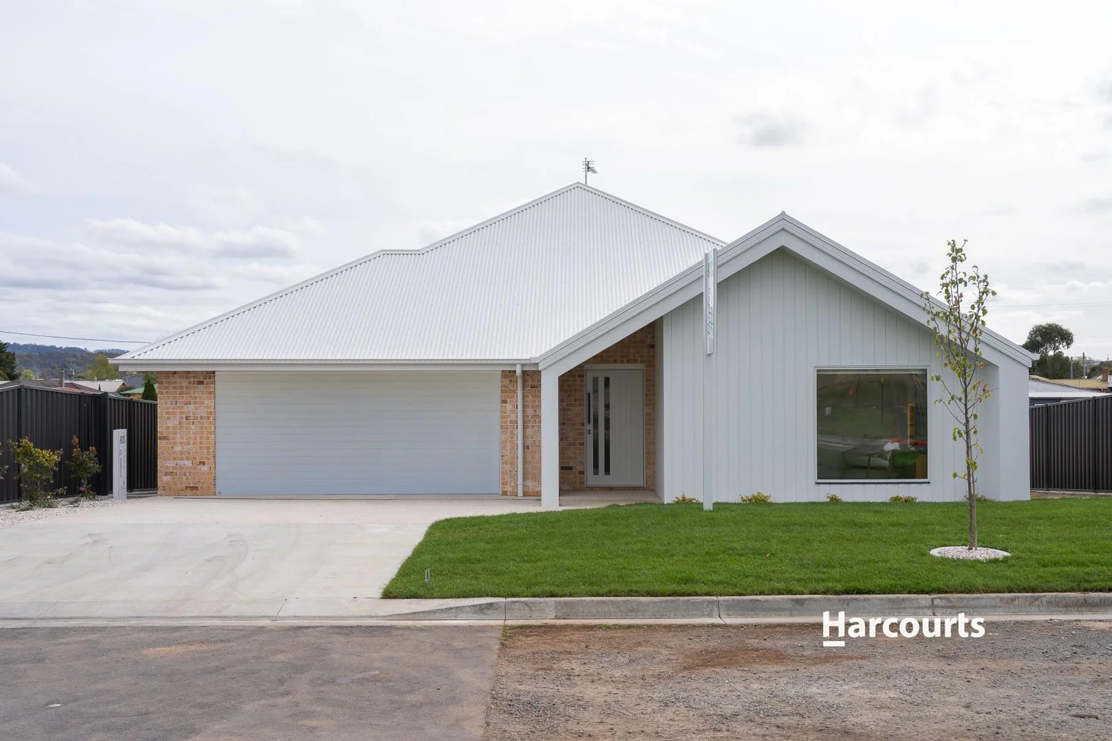 6 Magnolia Avenue - Image 2
