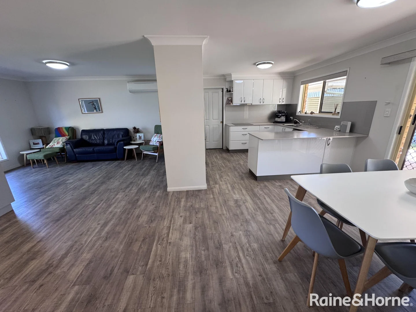 6 MARGARET STREET - Image 2