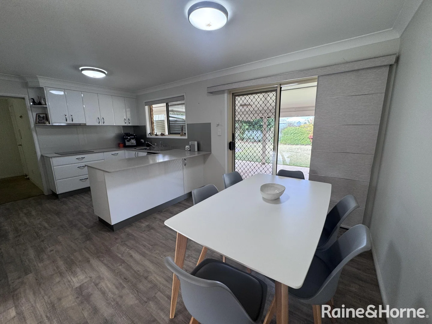6 MARGARET STREET - Image 3