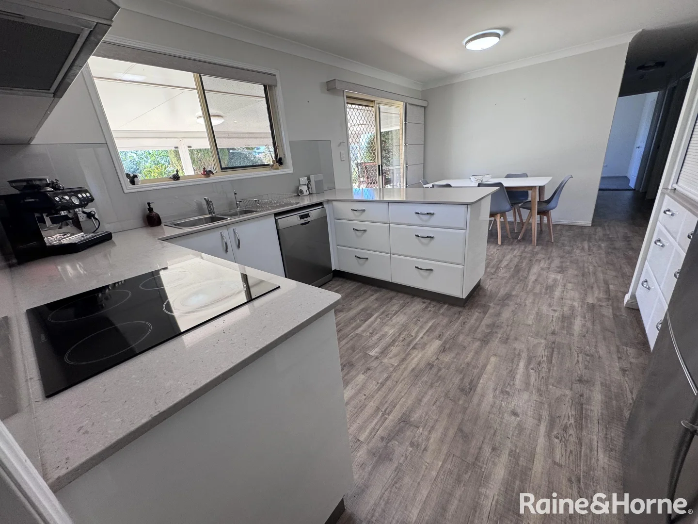 6 MARGARET STREET - Image 5