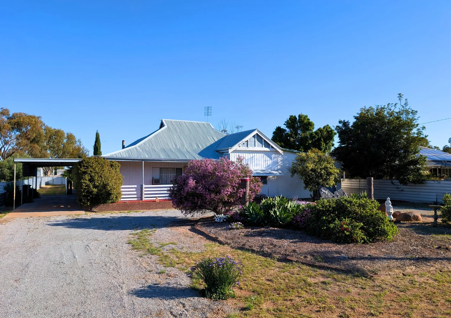 6 Massingham Street (1/3)