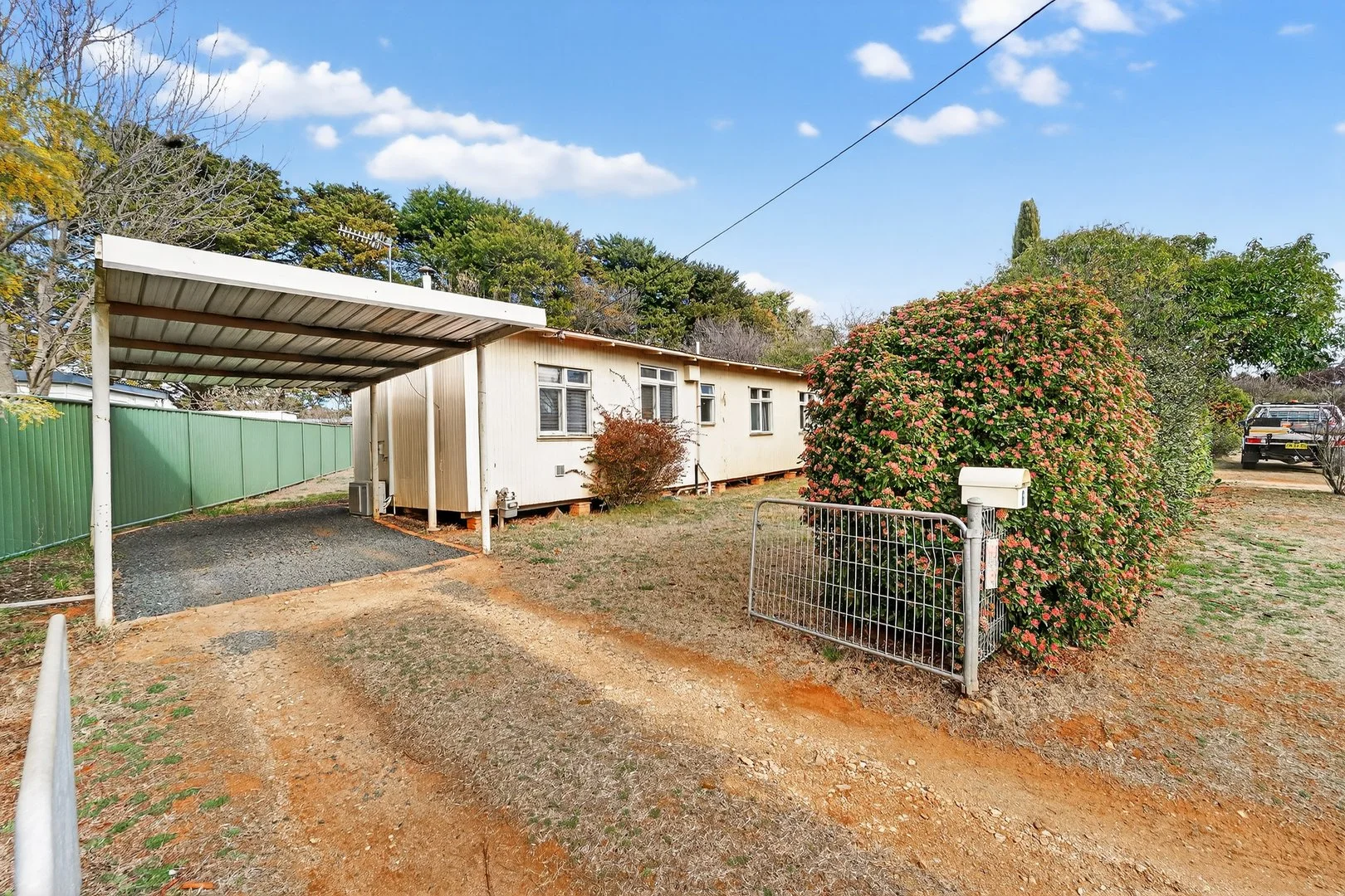 6 Nuralda Place (1/9)