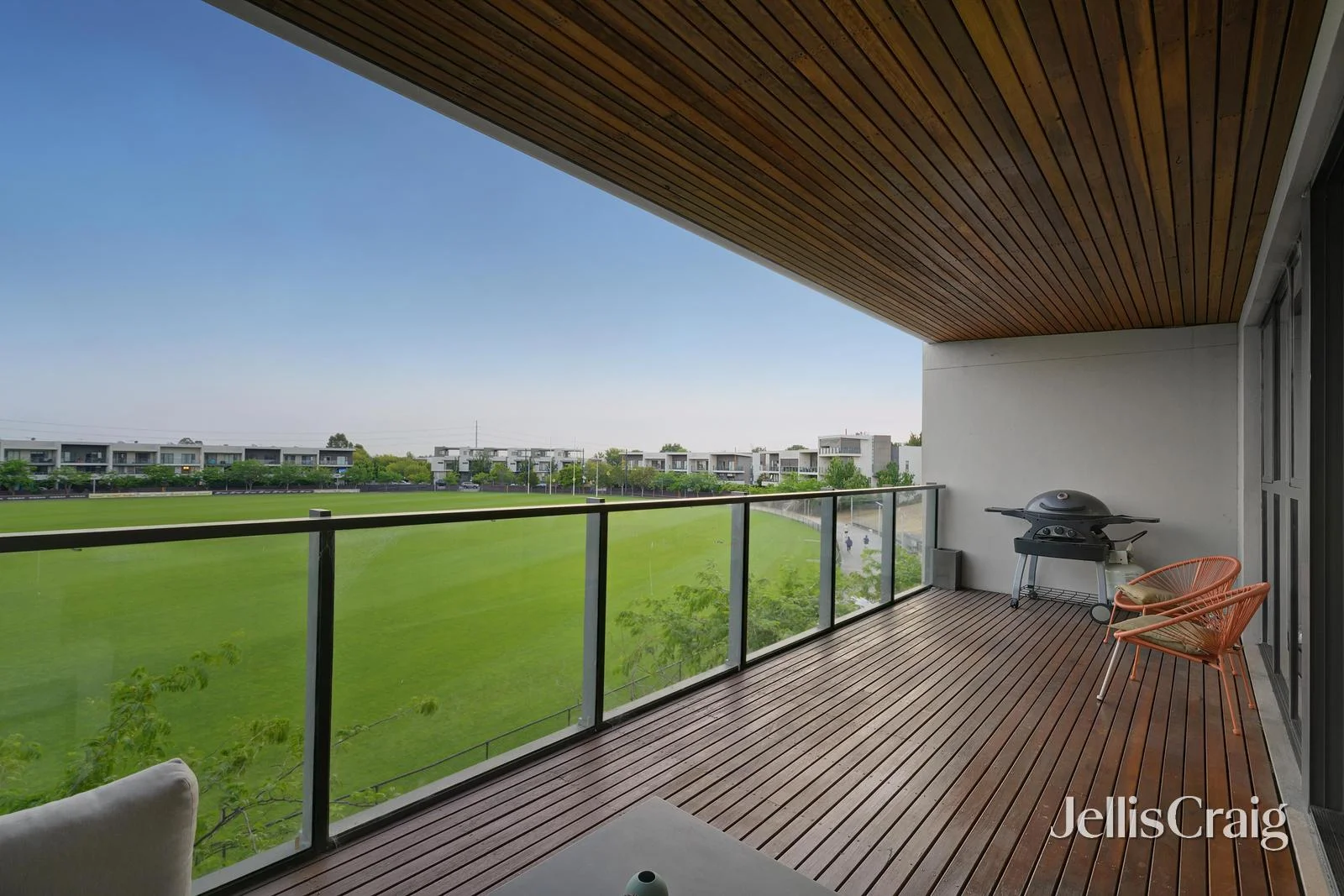6 Pavilion Place (1/1)