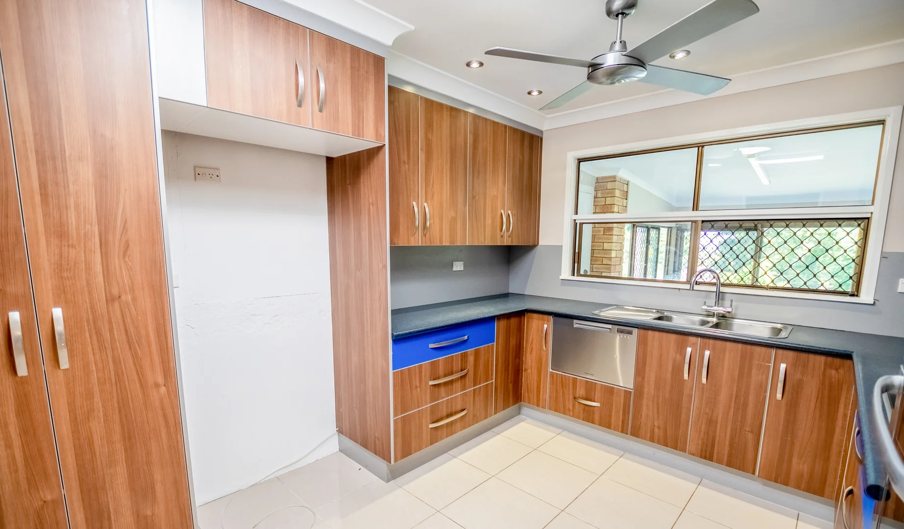 6 Reservoir Lane - Image 2
