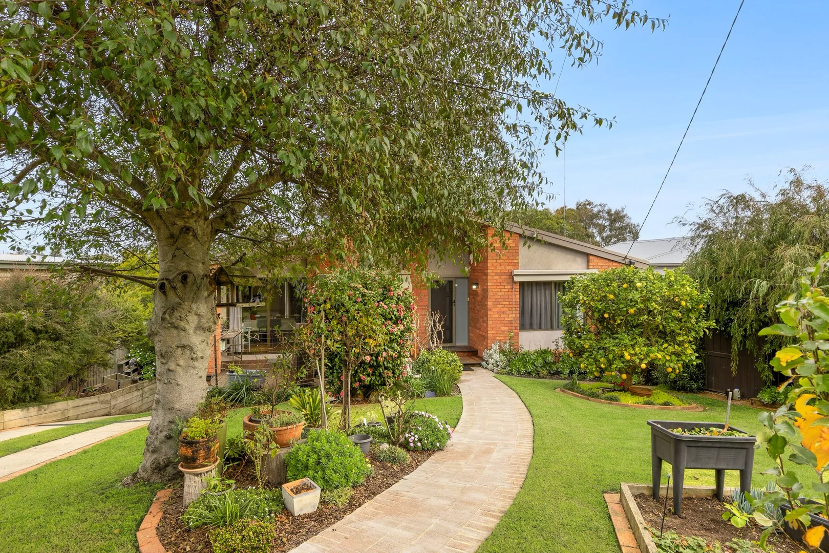 6 Riviera Crescent - Image 3