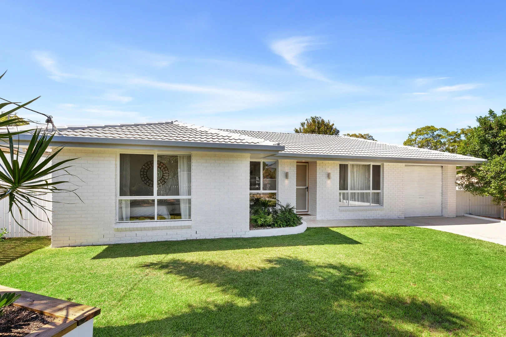 6 Roberts Street (1/27)