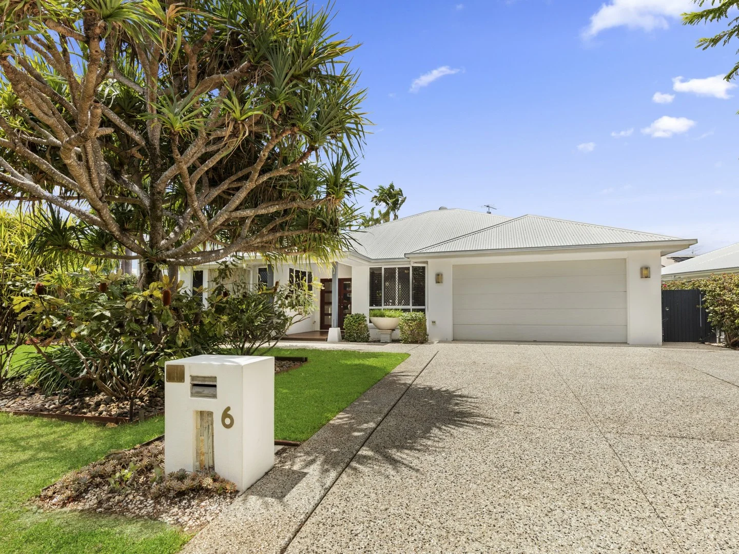 6 Seahorse Drive (1/33)